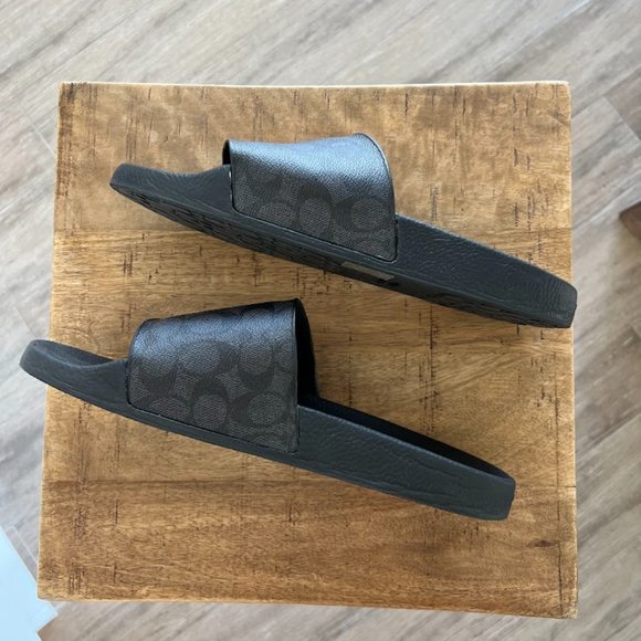 COACH SIGNATURE SLIDES main image 3